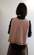 Load image into Gallery viewer, Jamm design | 直線與曲線背心(Burgundy/Navy)
