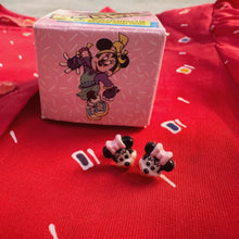 Load image into Gallery viewer, Vintage Minnie chai earrings
