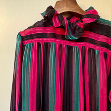 Load image into Gallery viewer, Vintage Striped Pattern Ruffle Blouse
