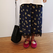 Load image into Gallery viewer, Jamm select | Floral lace skirt
