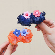 Load image into Gallery viewer, sep.beads | Flower Earrings
