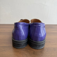 Load image into Gallery viewer, Moschino Heart Buckle Purple loafers
