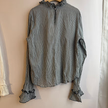 Load image into Gallery viewer, Jamm select | Ruffle Top (Black/White/Striped)
