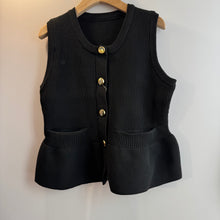 Load image into Gallery viewer, Jamm select | 立體泡泡針織背心(black /cream)
