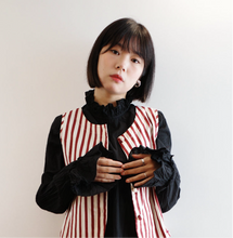 Load image into Gallery viewer, Jamm select | Ruffle Top (Black/White/Striped)
