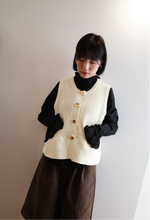 Load image into Gallery viewer, Jamm select | 立體泡泡針織背心(black /cream)

