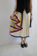 Load image into Gallery viewer, Vintage Pattern Skirt
