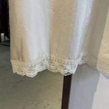 Load image into Gallery viewer, Jamm select | V neck Lace Dress
