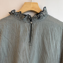 Load image into Gallery viewer, Jamm select | Ruffle Top (Black/White/Striped)
