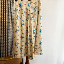 Load image into Gallery viewer, TOGA Archives Raw Edge Pattern Skirt
