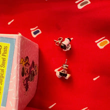 Load image into Gallery viewer, Vintage Minnie chai earrings
