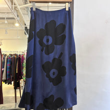 Load image into Gallery viewer, Vintage Skirt
