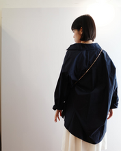 Load image into Gallery viewer, Jamm select | Oversized Shirt (Navy/White)
