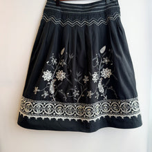 Load image into Gallery viewer, Vintage Embroidery Skirt
