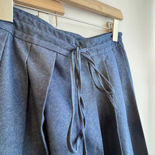 Load image into Gallery viewer, Jamm select | Tied waist Skirt (White/denim/grey)

