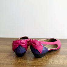 Load image into Gallery viewer, Vintage Charles Jourdan Bow Back Cute Shoes
