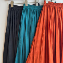 Load image into Gallery viewer, Jamm select | Layered Skirt (3colours)
