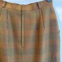 Load image into Gallery viewer, Vintage Daks Houndstooth Wool Skirt
