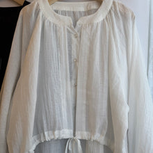 Load image into Gallery viewer, Jamm select | Mock 2pieces layer Blouse (White/Black)
