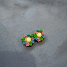 Load image into Gallery viewer, Vintage Flower Earrings

