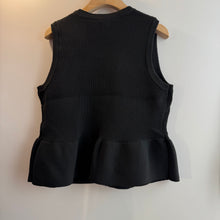 Load image into Gallery viewer, Jamm select | 立體泡泡針織背心(black /cream)
