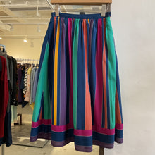 Load image into Gallery viewer, Vintage Striped Pattern Skirt
