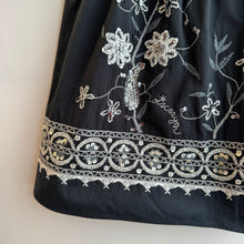 Load image into Gallery viewer, Vintage Embroidery Skirt
