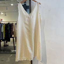 Load image into Gallery viewer, Jamm select | V neck Lace Dress
