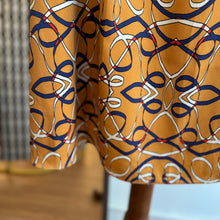 Load image into Gallery viewer, Vintage Pattern Skirt
