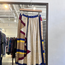 Load image into Gallery viewer, Vintage Pattern Skirt
