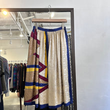 Load image into Gallery viewer, Vintage Pattern Skirt
