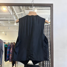 Load image into Gallery viewer, Vintage Velvet Vest
