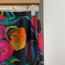 Load image into Gallery viewer, Vintage Pattern Skirt
