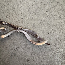 Load image into Gallery viewer, Nina Ricci Brooch
