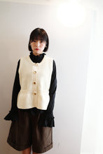 Load image into Gallery viewer, Jamm select | 立體泡泡針織背心(black /cream)
