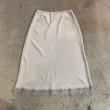 Load image into Gallery viewer, Jamm select | Lace Hem Skirt
