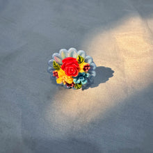 Load image into Gallery viewer, Vintage Flower Ring

