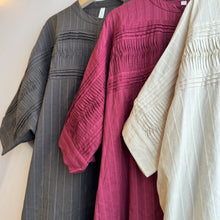 Load image into Gallery viewer, Jamm select | Pleated Blouse (Grey/Wine/Ivory)
