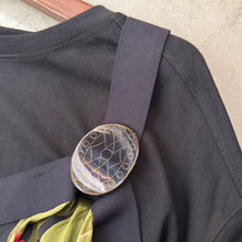 Load image into Gallery viewer, Vintage Brooch
