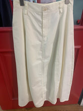 Load image into Gallery viewer, Jamm select | Round Curve Skirt
