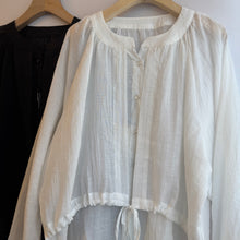 Load image into Gallery viewer, Jamm select | Mock 2pieces layer Blouse (White/Black)
