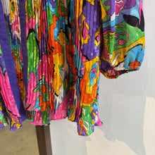 Load image into Gallery viewer, Diane Freis Pattern jacket
