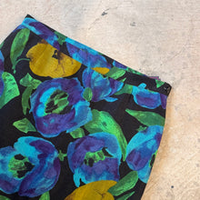 Load image into Gallery viewer, Vintage Flower Pattern Skirt
