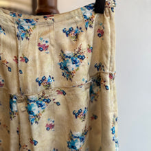 Load image into Gallery viewer, TOGA Archives Raw Edge Pattern Skirt
