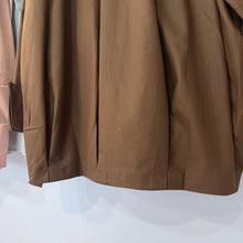 Load image into Gallery viewer, Jamm Select | Pleated Details coat
