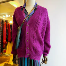 Load image into Gallery viewer, Vintage 花花鈕mohair cardigan
