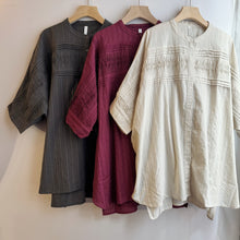 Load image into Gallery viewer, Jamm select | Pleated Blouse (Grey/Wine/Ivory)
