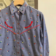 Load image into Gallery viewer, Vintage Embroidery Flower Pattern Shirt
