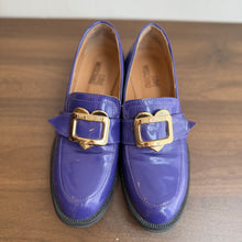 Load image into Gallery viewer, Moschino Heart Buckle Purple loafers
