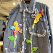 Load image into Gallery viewer, Vintage Flower shirt
